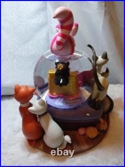 Disney Cats Cheshire Cat Snow Globe Plays Can You Feel the Love Tonight