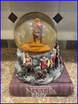 Disney Chronicles Of Narnia Snowglobe water globe light up