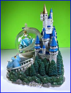 Disney Cinderella & Castle Musical Animated Lighted Sparkly Snow Globe