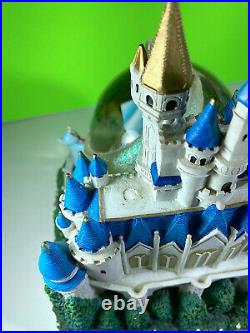 Disney Cinderella & Castle Musical Animated Lighted Sparkly Snow Globe