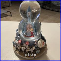 Disney Cinderella Double Snow Globe Horse Carriage Castle Circling Doves Music Disney Cinderella Double Snow Globe Horse Carriage Castle Circling Doves Music