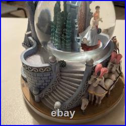 Disney Cinderella Double Snow Globe Horse Carriage Castle Circling Doves Music Disney Cinderella Double Snow Globe Horse Carriage Castle Circling Doves Music