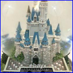 Disney Cinderella Snow Globe HAS FLAWS PLEASE READ DESCRIPTION