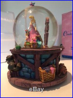 Disney Cinderella Snow Globe/Music Box