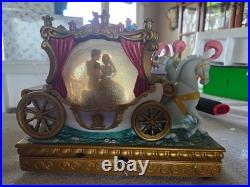 Disney Cinderella Snowglobe Carriage Ride Musical and snow globe