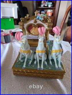 Disney Cinderella Snowglobe Carriage Ride Musical and snow globe