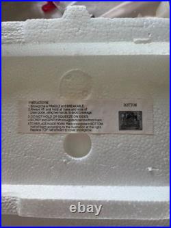 Disney Cinderella Snowglobe Carriage Ride Musical and snow globe