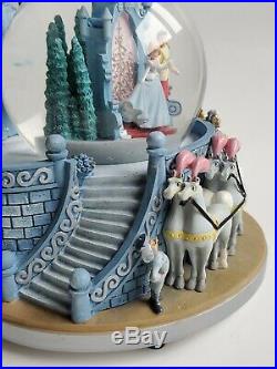 Disney Cinderella Wedding 2 Tier Snow globe. Musical A Dream Is a Wish