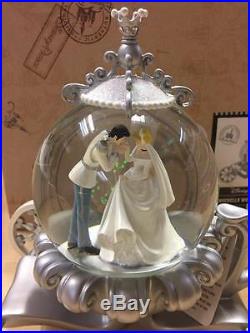 Disney Cinderella Wedding Carriage Snow Globe, Disneyland Paris Original N2096