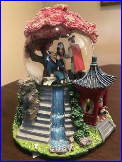 Disney Classic Snowglobe Globel Mulan Plays Reflection Music Box Rare