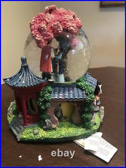 Disney Classic Snowglobe Globel Mulan Plays Reflection Music Box Rare