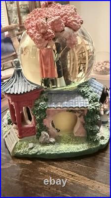 Disney Classic Snowglobe Globel Mulan Reflection Music Box Mushu Shang Rare WT