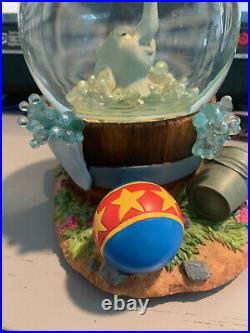 Disney Dumbo Takes a Bubble Bath Snowglobe RARE