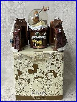 Disney Exclusive Winnie The Pooh and Friends Christmas Musical snow globe Winter