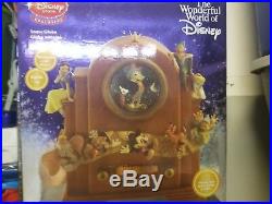 Disney Exclusive musical snow globe Jimminy Cricket when you wish upon a star