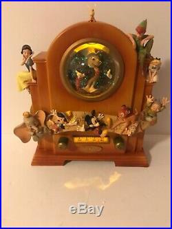Disney Exclusive snow globe Jimminy Cricket when you wish upon a star RARE