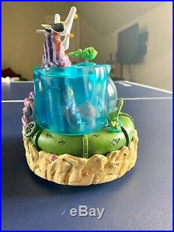 Disney Finding Nemo Snow Globe with Box
