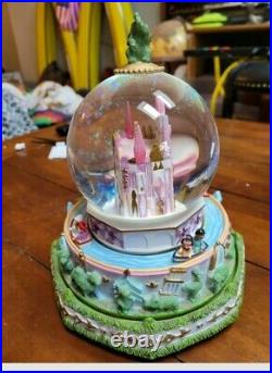 Disney Its a Small World Musical Snow Globe Working. (21348) Read details