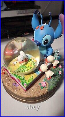 Disney Lilo & Stitch Ducks Ugly Ducklings Musical Snow Globe Snowglobe