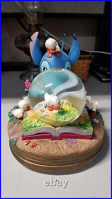 Disney Lilo & Stitch Ducks Ugly Ducklings Musical Snow Globe Snowglobe