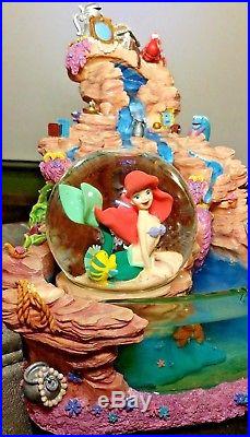 Disney Little Mermaid Ariel and Friends Snow Globe Water Fountain