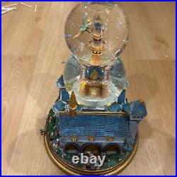 Disney Magic Kingdom Castle You Can Fly! Working INCREDIBLE Snow Globe RARE