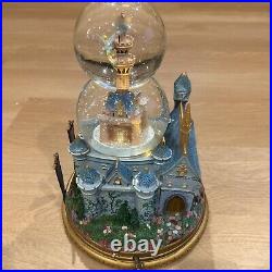 Disney Magic Kingdom Castle You Can Fly! Working INCREDIBLE Snow Globe RARE