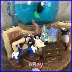 Disney Mickey Mouse And Lonesome Ghosts Holloween Snow Globe