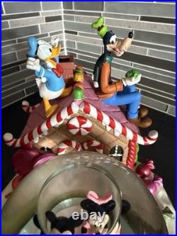 Disney Micky And Friends Deck The Halls Gingerbread House Snow-Globe Rare