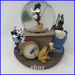 Disney Minnies Yoo Hoo MUSICAL SnowGlobe Mickey, Donald, Goofy, Pluto