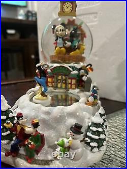 Disney Musical Snow Globe Christmas 1999 Mickey Mouse Donald Duck Lights Moving
