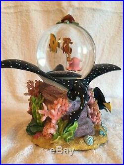 Disney NEMO CORAL REEF OVER THE WAVES Musical Snowglobe