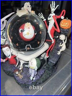 Disney- Nightmare Before Christmas -Jack -Captures Santa-Musical Snow Globe RARE