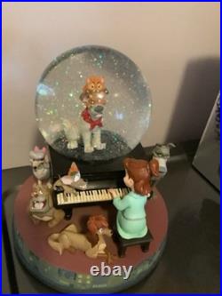 Disney Oliver and Company Music Box Snow Globe with box