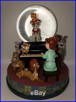 Disney Oliver and Company Snowglobe