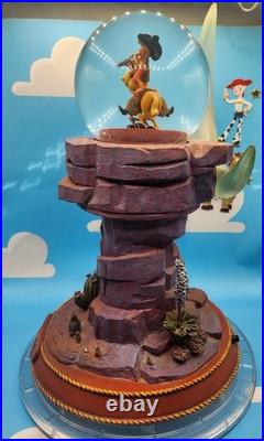 Disney Pecos Bill And Widowmaker Pedestal Snow Globe And Music Box