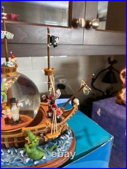 Disney Peter Pan Captain Hook Pirate Ship You Can Fly Musical Snow Globe