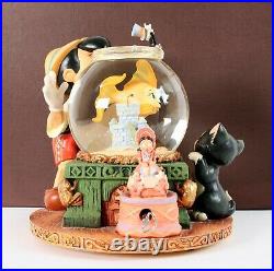 Disney Pinocchio Snow Globe Musical Fishbowl in Box RARE