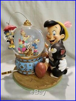 Disney Pinocchio and Figaro Snowglobe Limited Edition