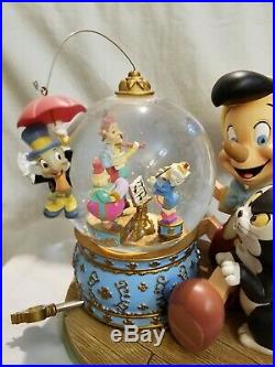 Disney Pinocchio and Figaro Snowglobe Limited Edition