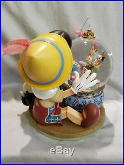 Disney Pinocchio and Figaro Snowglobe Limited Edition