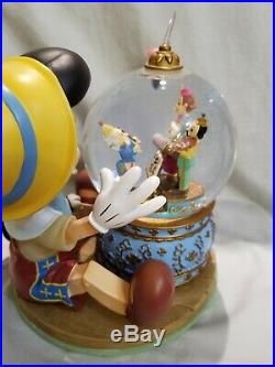 Disney Pinocchio and Figaro Snowglobe Limited Edition