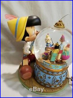 Disney Pinocchio and Figaro Snowglobe Limited Edition