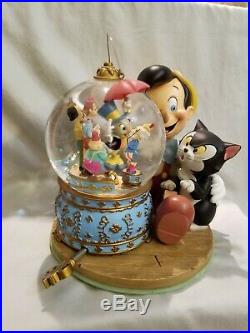 Disney Pinocchio and Figaro Snowglobe Limited Edition