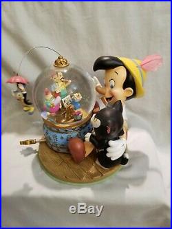 Disney Pinocchio and Figaro Snowglobe Limited Edition