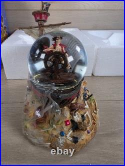 Disney Pirates of the Caribbean Musical Snow Globe Skeleton Shipwreck Treasure