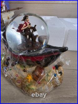 Disney Pirates of the Caribbean Musical Snow Globe Skeleton Shipwreck Treasure