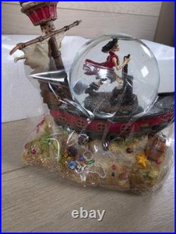 Disney Pirates of the Caribbean Musical Snow Globe Skeleton Shipwreck Treasure
