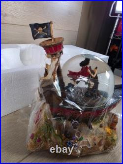 Disney Pirates of the Caribbean Musical Snow Globe Skeleton Shipwreck Treasure
