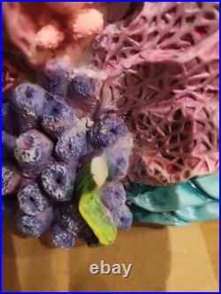 Disney Pixar Finding Nemo Over The Waves Coral Reef Snow Globe Music Box Dori